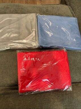 Delta  Travel Blanket first class  Light Blue, Light Gray and Red. Set of 3. NEW